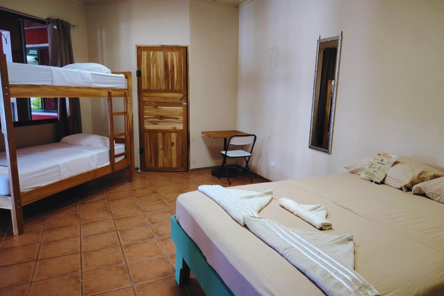 Hospedaje Papalotes Quepos Esterno foto